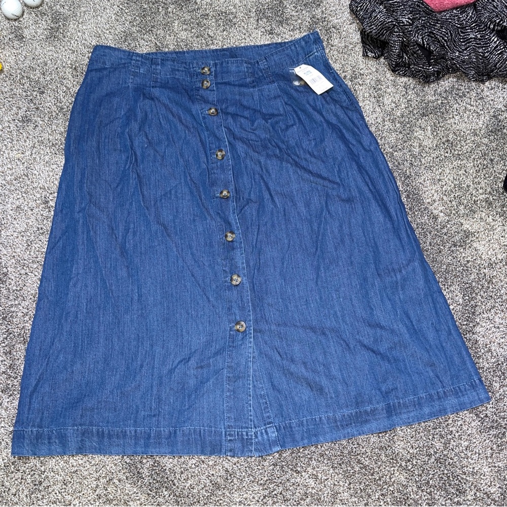Time and Tru Button Front Skirt XL
